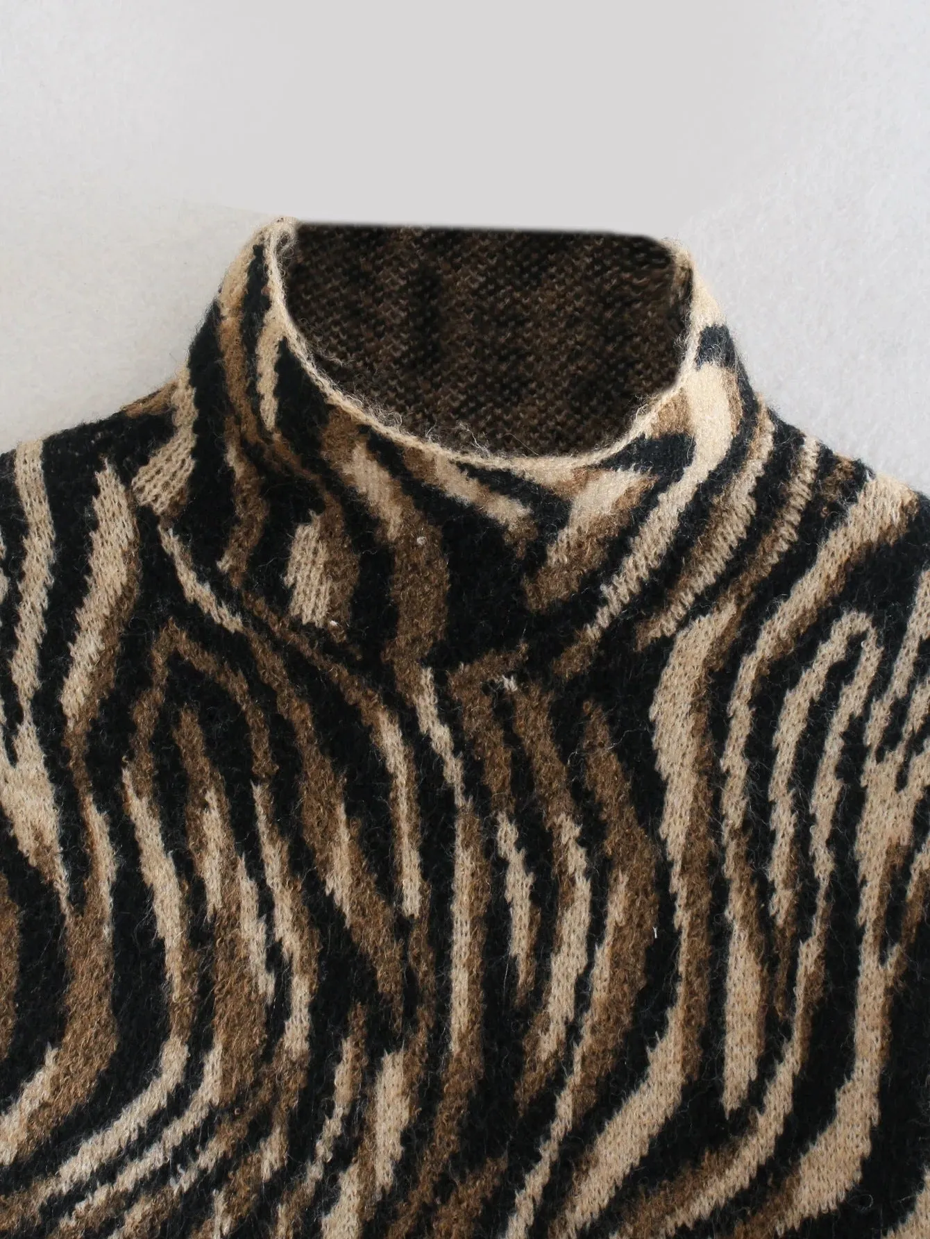 Animal Print Jacquard Sweater With Women's Sweater