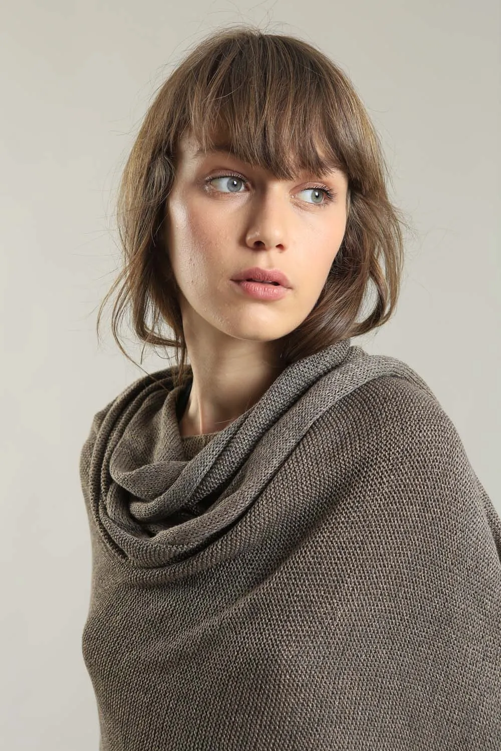 Bamboo, Soy & Cotton Metalo Shoulder wrap - Dark Taupe