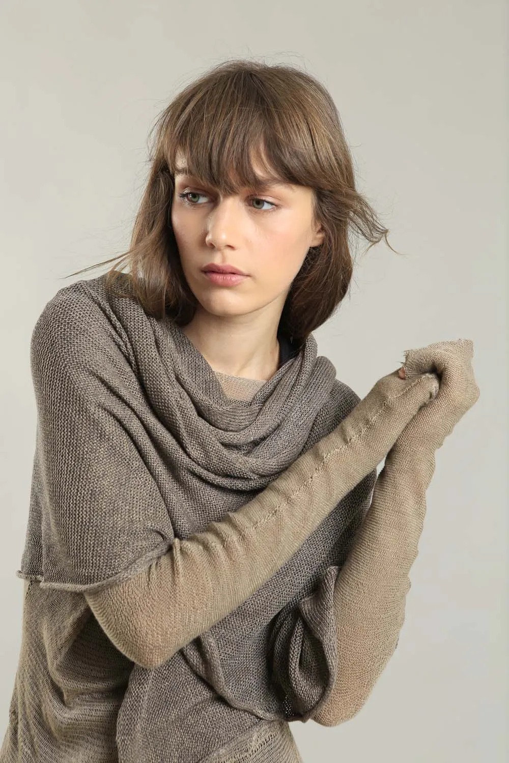 Bamboo, Soy & Cotton Metalo Shoulder wrap - Dark Taupe