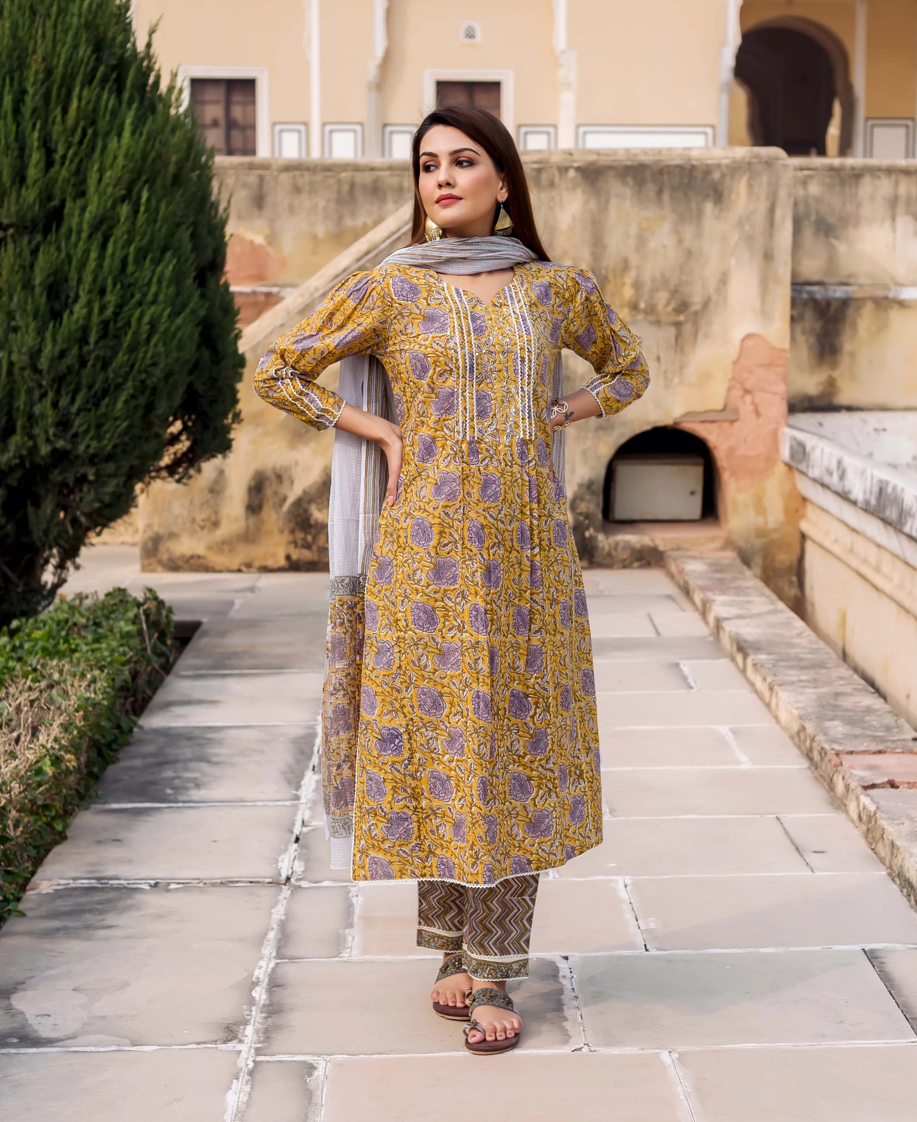 Gauravi Yellow & Grey Hand Block Printed Straight Kurta