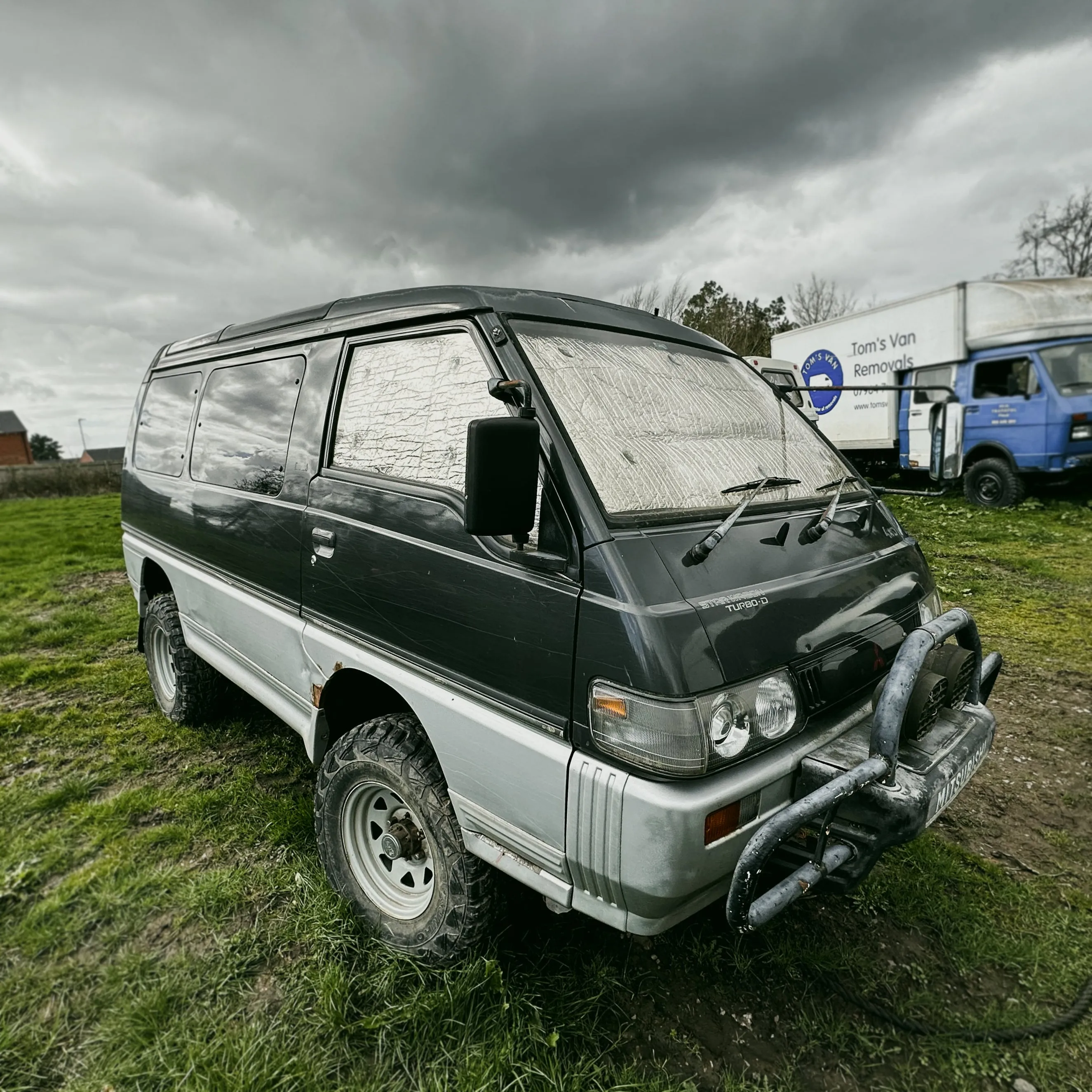 Mitsubishi Delica L300 - Thermal Blinds