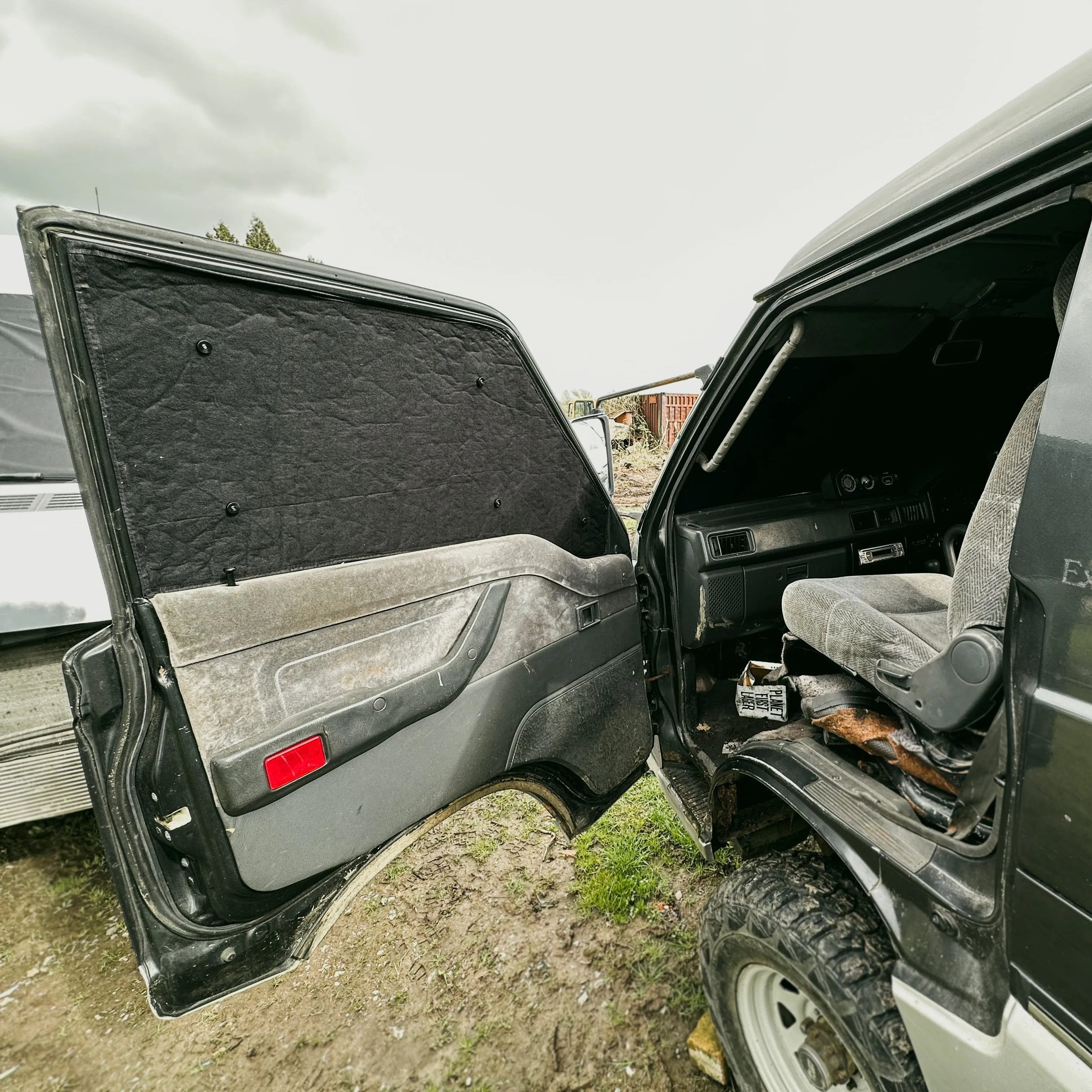 Mitsubishi Delica L300 - Thermal Blinds