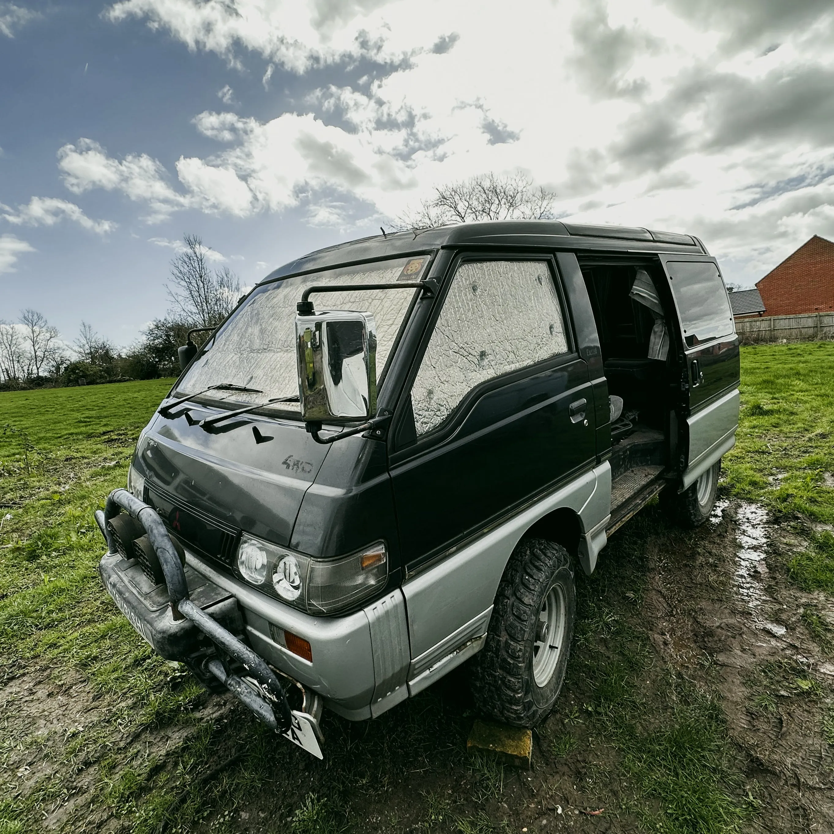 Mitsubishi Delica L300 - Thermal Blinds