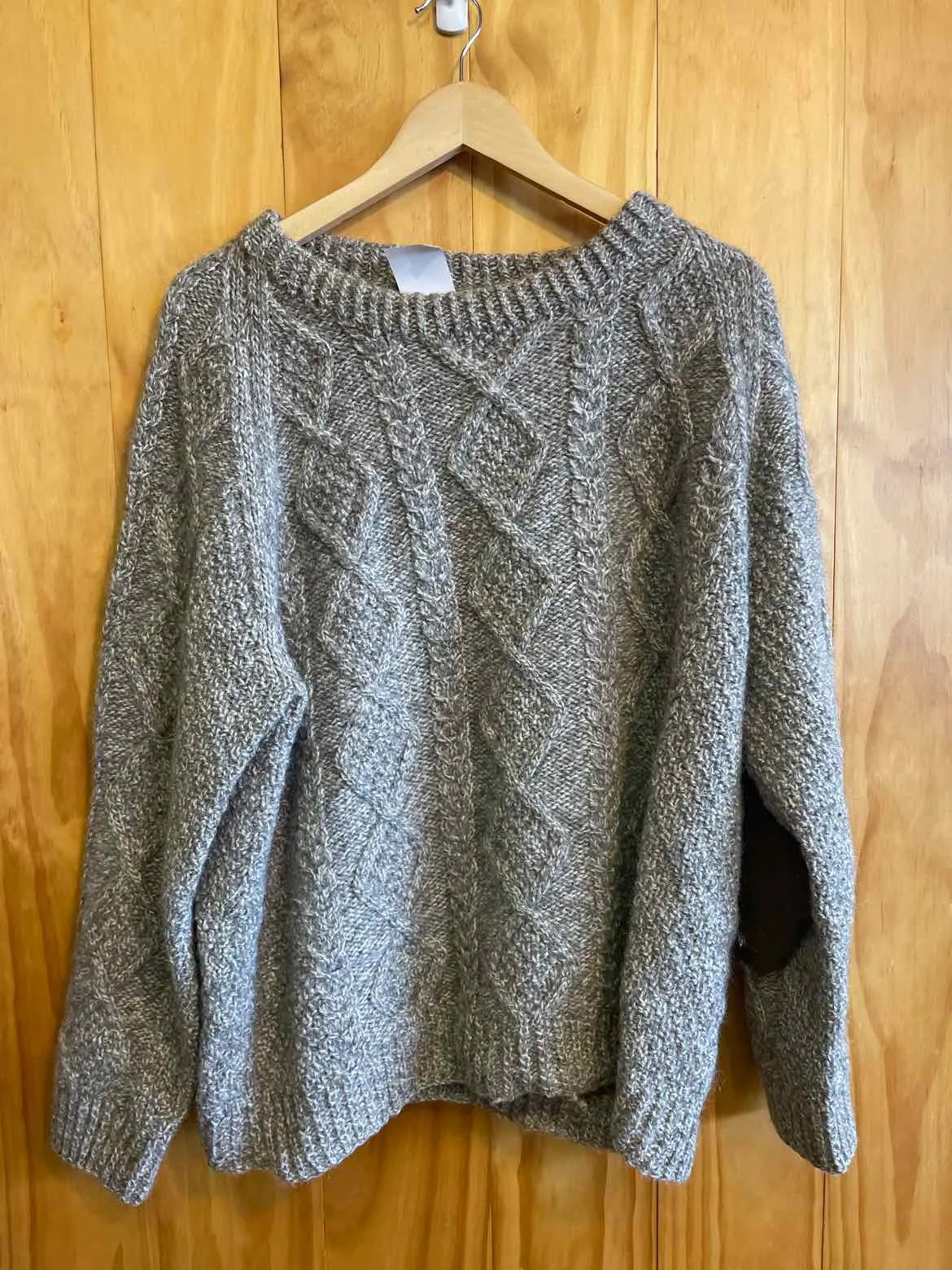 Size Large An Irish Tradition Men's Sweater & Sweatshirt