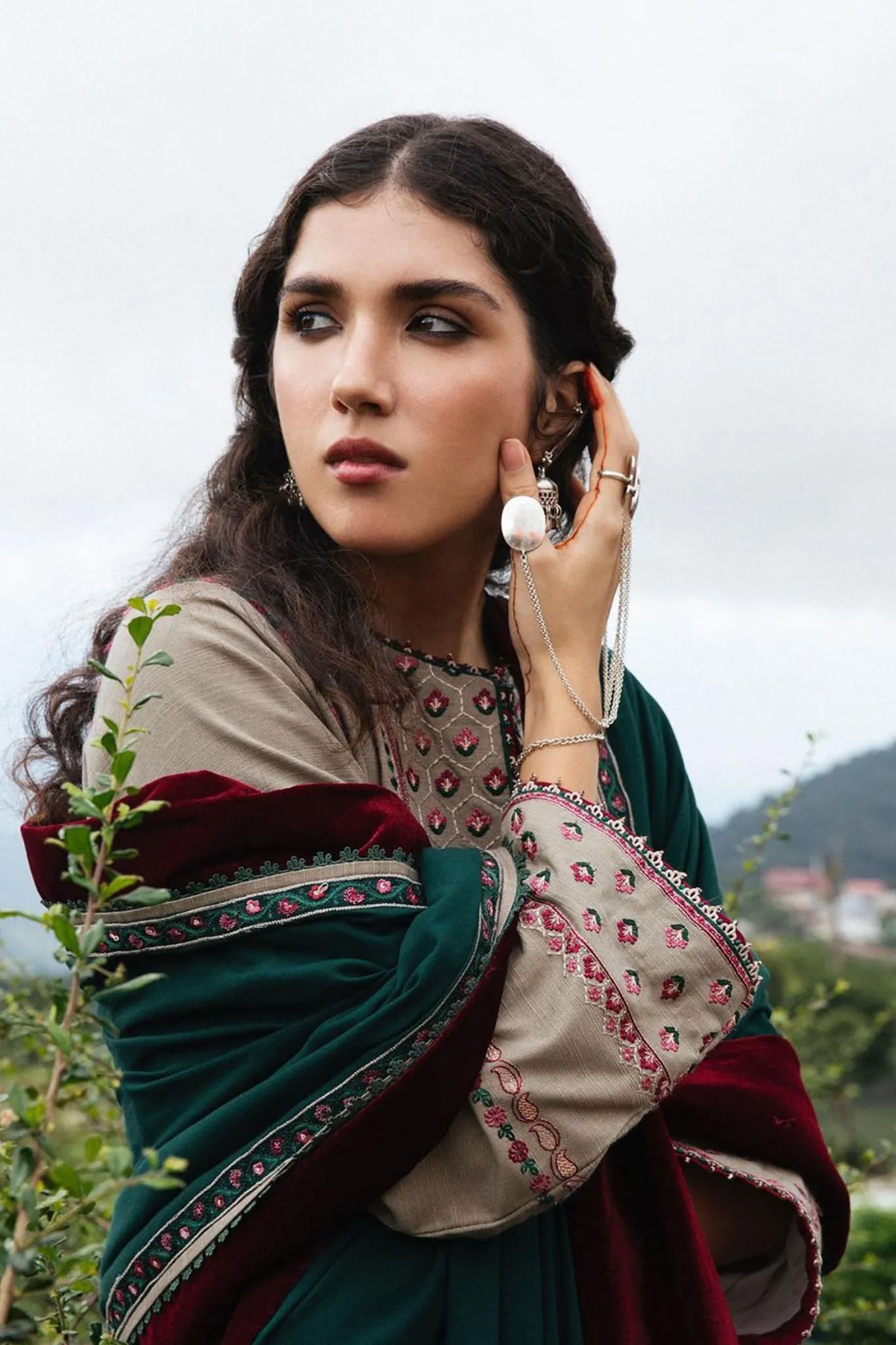 Zara Shahjahan Unstitched 3 Piece Winter Shawl Collection'2022-Cyra