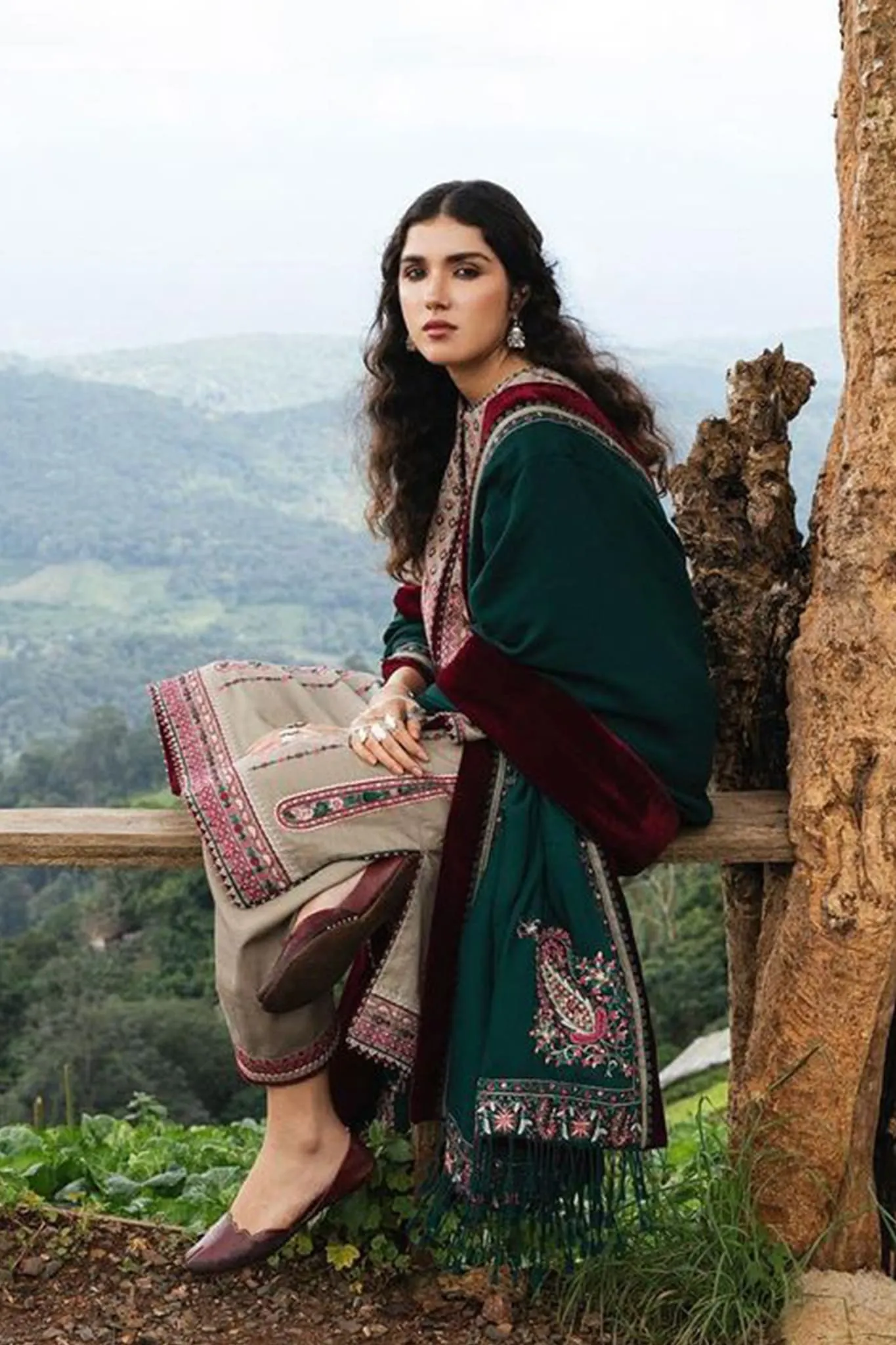 Zara Shahjahan Unstitched 3 Piece Winter Shawl Collection'2022-Cyra